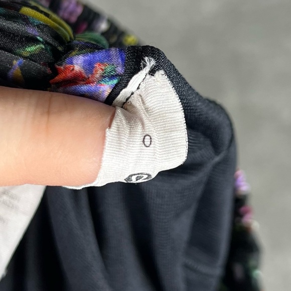 Lululemon Shorts Womens 0 Hotty Hot 4” Inseam
Flowerscope Lined Athletic Run Gym - Picture 8 of 13